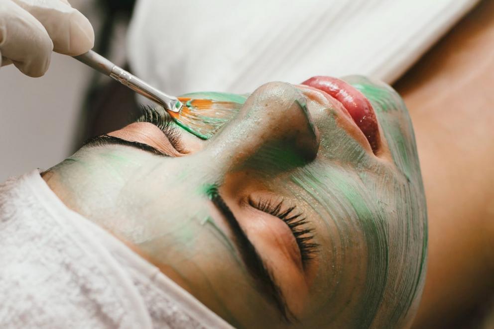 © Produtora Midtrack, pexels.com Reinigung, Peeling und Maske